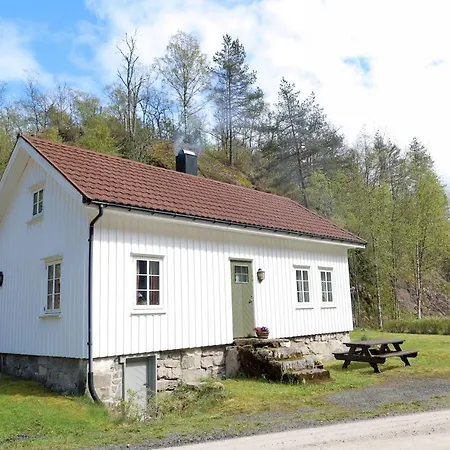 Det Hvite Hus * Feda