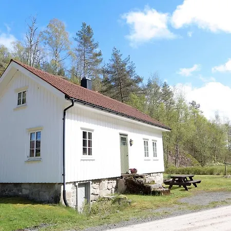 Holiday home Det Hvite Hus Feda
