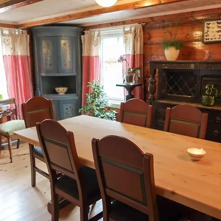 Det Hvite Hus * Feda